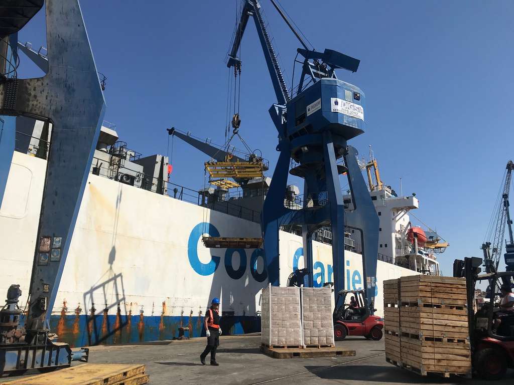 Carga de cítricos puerto de Cartagena (Foto Autoridad Portuaria de Cartagena)