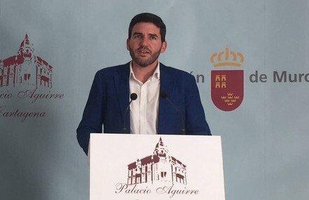 Antonio Luengo presentación balnearios (Foto CARM)