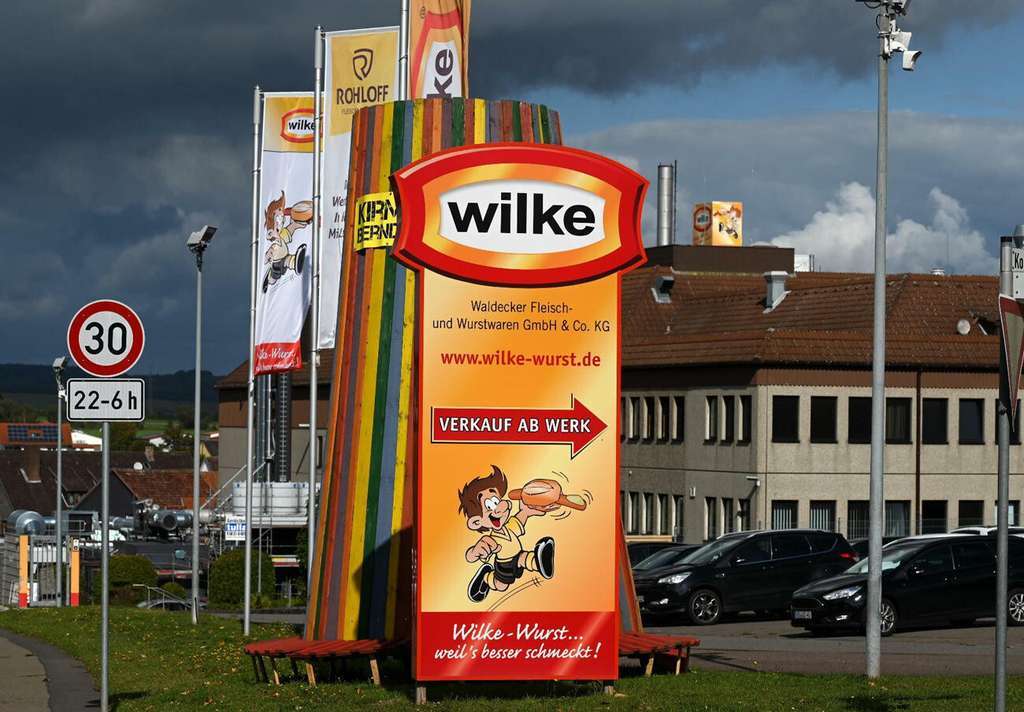 Fu00e1brica Wilke salchichas listeria (Foto web Facua)