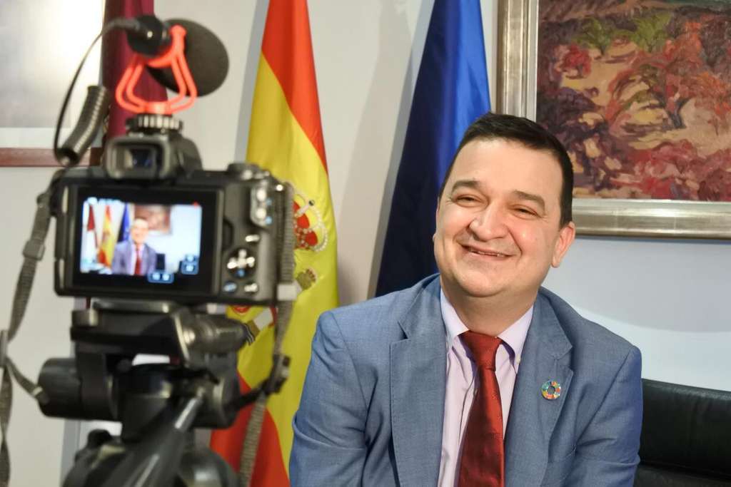 Martu00ednez Arroyo primer plano cu00e1mara (Foto Gobierno de CLM)