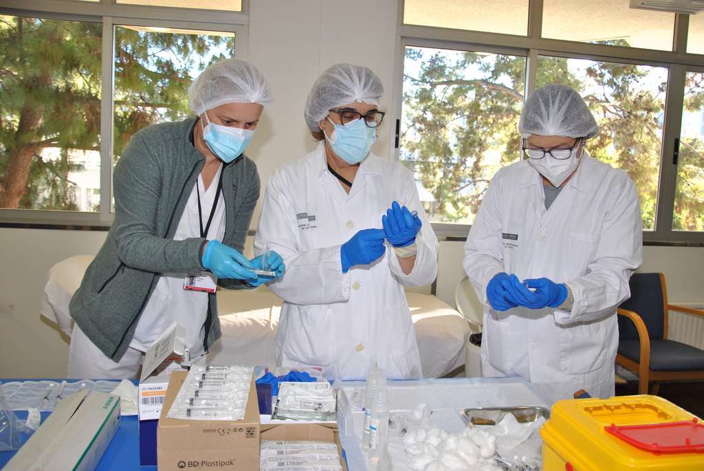 Vacunación sanitarios vacunas (Foto Generalitat valenciana)