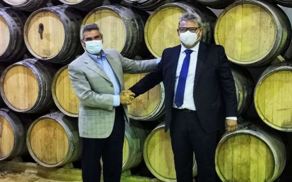 Fusiu00f3n mayor coop vinu00edcola andalucu00eda Huelva (Foto Vinu00edcola del Condado)