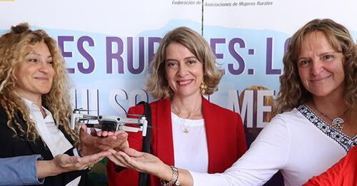 Mujeres rurales formaciu00f3n drones (Foto Fademur)