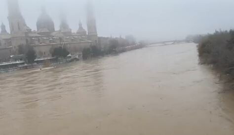Crecida del Ebro a su paso por Zaragoza (Foto vu00eddeo redes TT Gob Aragu00f3n)