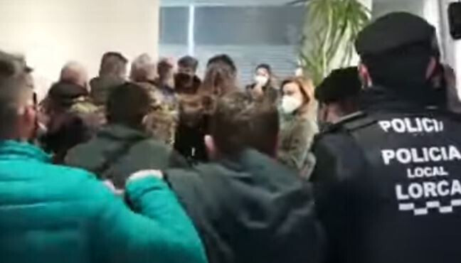 Protesta ganederos Lorca CDL Ayunto granjas porcinas (Foto RRSS)