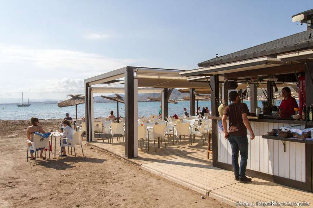 Chiringuito playa (Foto FelipeGPagán Ayto Cartagena)