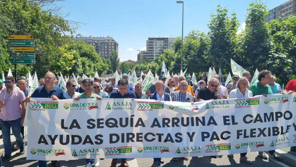 Sequía 3 protesta Valladolid 16junio2023 (Foto Asaja Castilla y León)