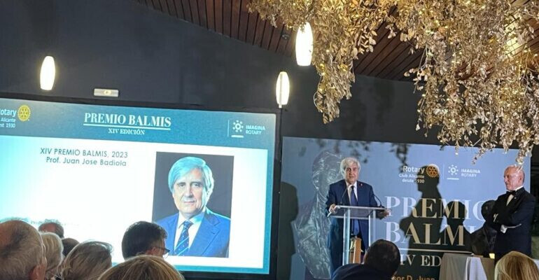 Babiola recibe Premio Bladis (Foto Rotary Club Alicante)