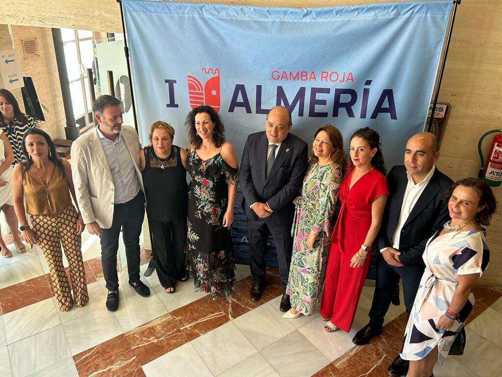 La consejera Carmen Crespo en el acto de presentaciu00f3n de la marca Gamba Roja de Almeru00eda2