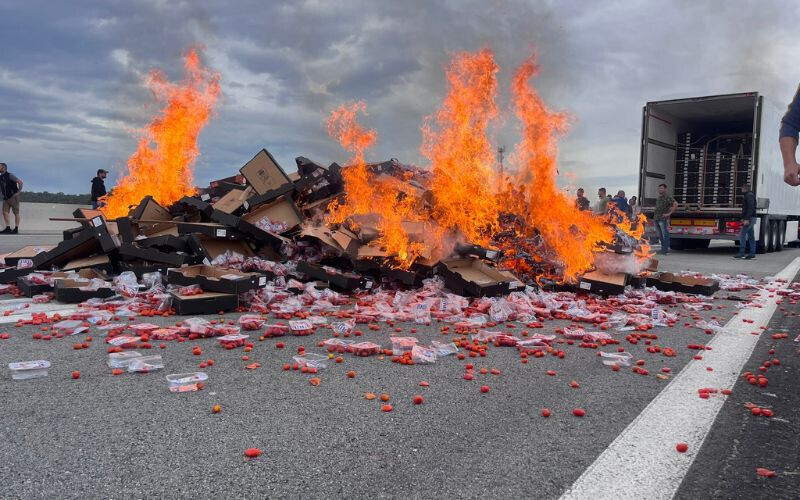 Protesta viticultores franceses en Narbona (Foto LIndependantX RRSS)