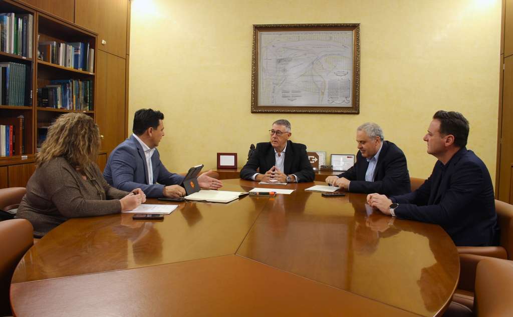 Reuniu00f3n Urrea alcalde San Javier (Foto CHS)