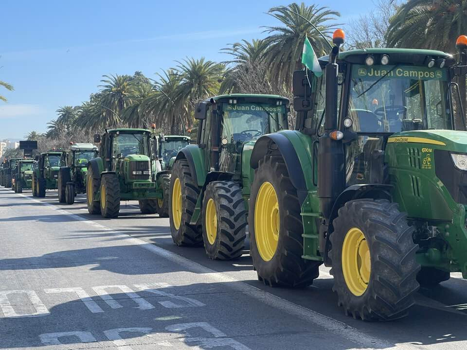 Protesta en Mu00e1laga 21F tractores (Foto Asaja Mu00e1laga)