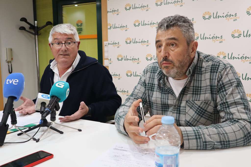 Anuncio denuncia cu00e1rnicas (Foto Uniu00f3ns Agrarias UUAA)