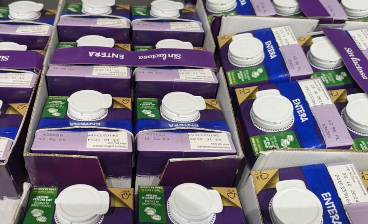 Cartones de leche en un supermercado (Foto D. Ávila/Facua)