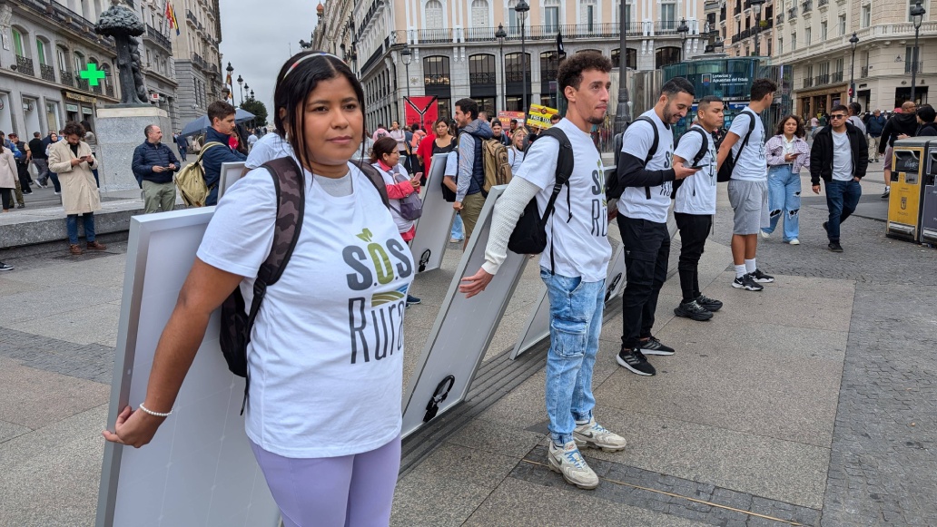 Protesta SOS Rural ante Miteco sobre macroplantas solares (Foto SOS Rural)
