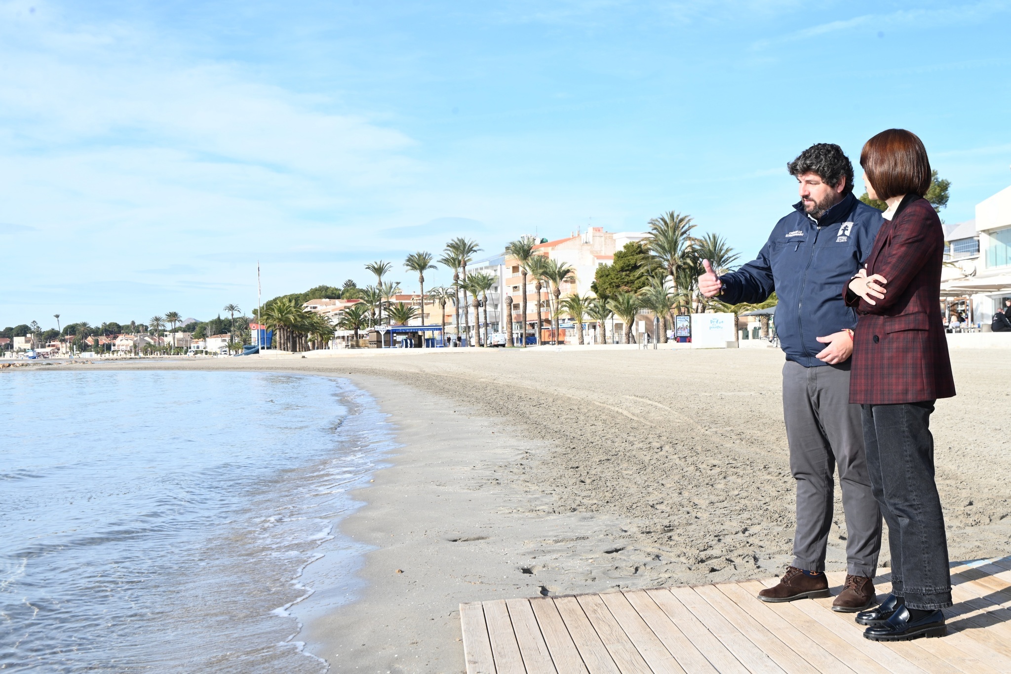 Morant y López Miras visitan la playa de en San Pedro del Pinatar (Foto CARM)