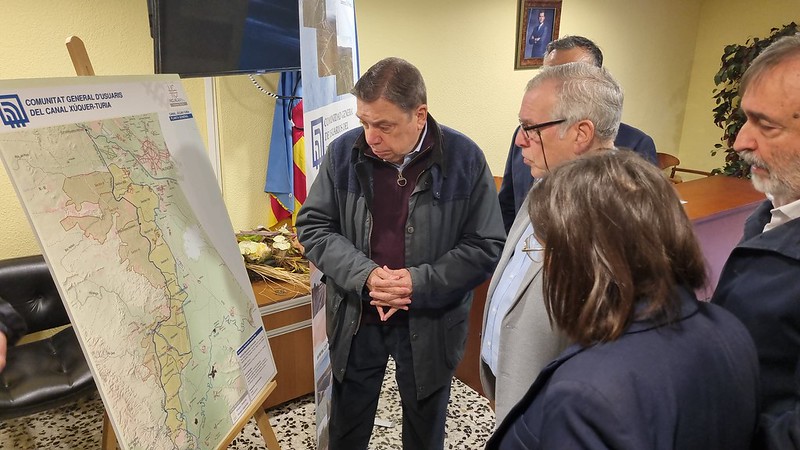 Visita del ministro Luis Planas a Carlet para conocer el estado de las obras tras la DANA (Foto MAPA)