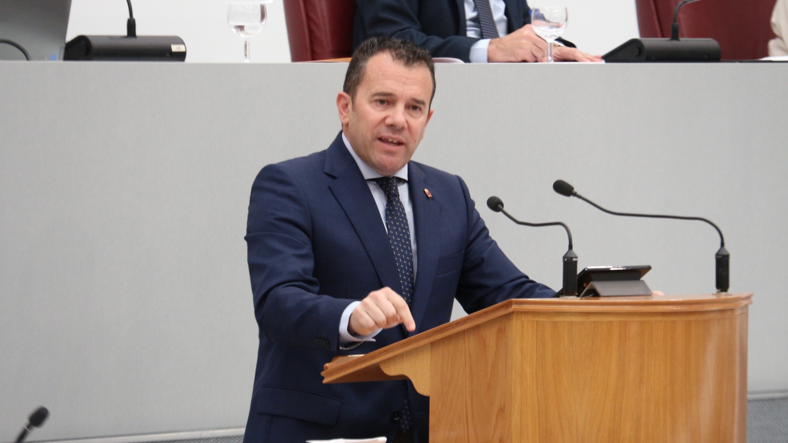El diputado Fernando Moreno en un Pleno en la Asamblea Regional (Foto grupo parlamentario Socialista)