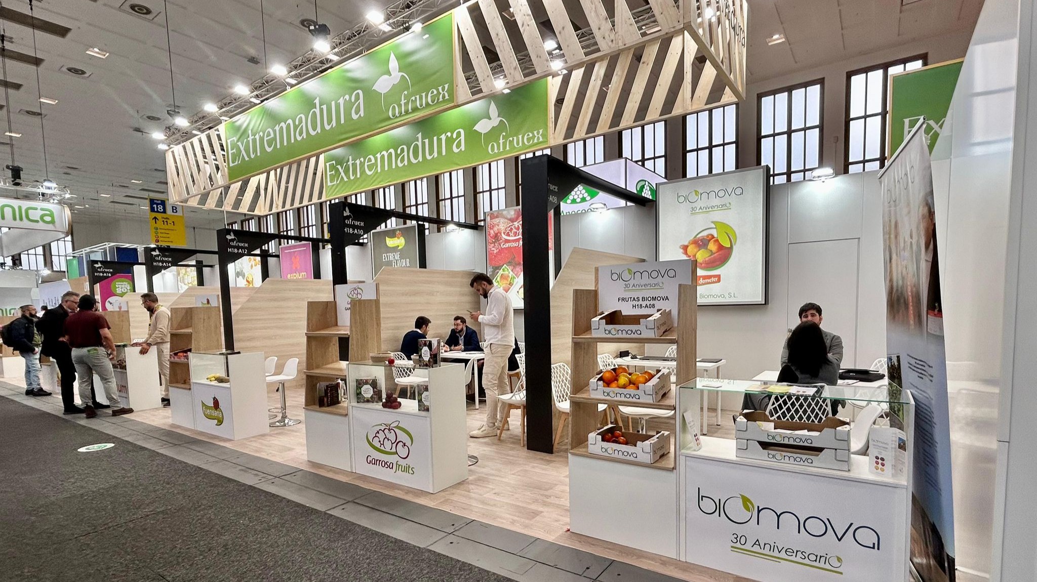 Empresas extremeñas en la feria Fruit Logistica 2025 (Foto Junta de Extremadura)