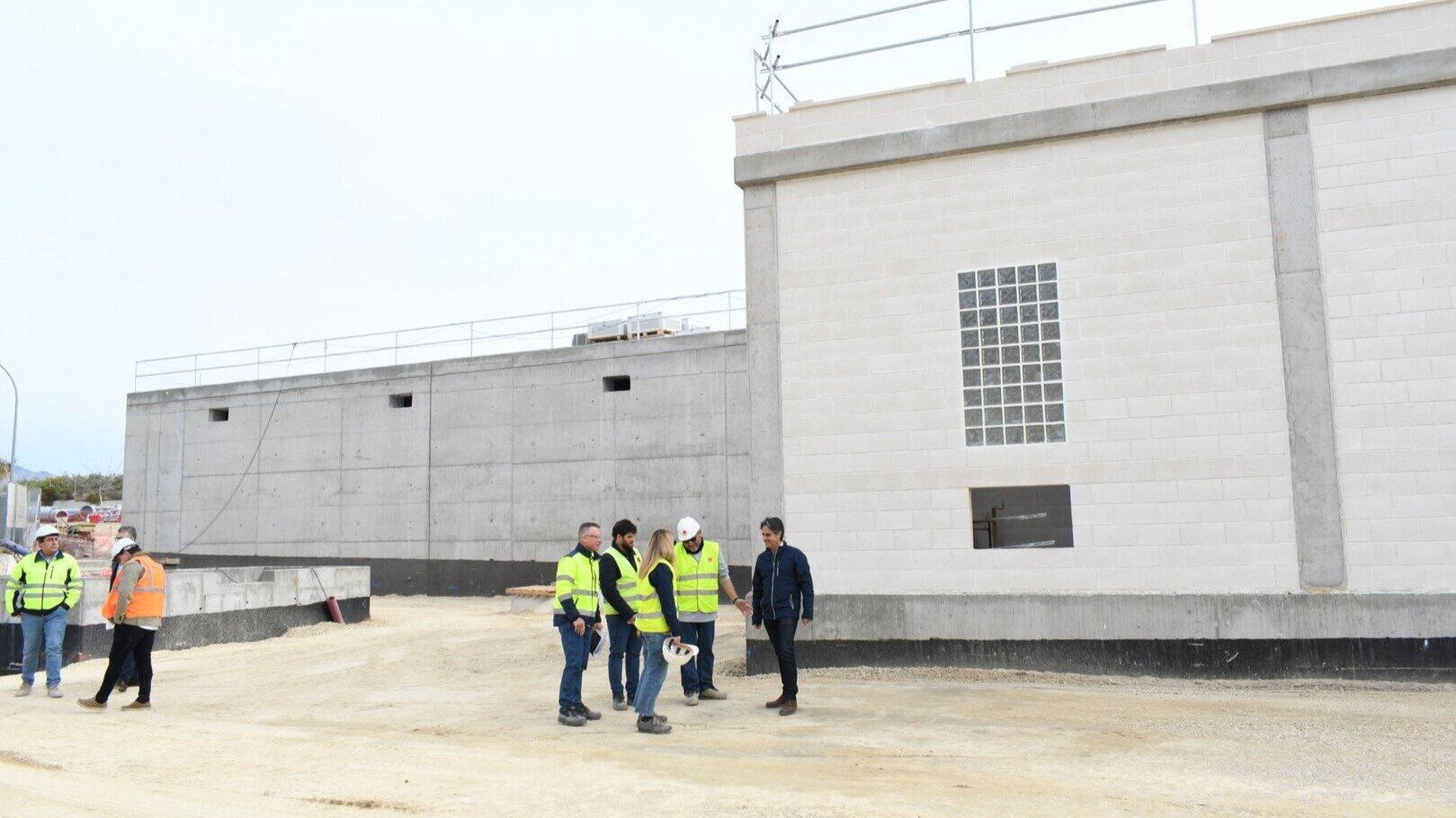 Juan Cascales vsita a la Estación de Tratamiento de Agua Potable (ETAP) de Sierra de la Espada (Foto MCT)