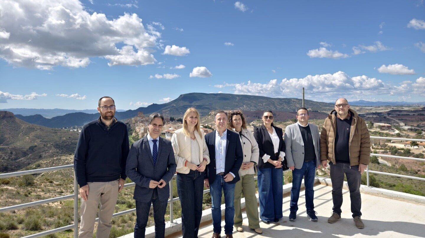 Las autoridades visitan las obras de mejora del abastecimiento en Aledo (Foto MCT)