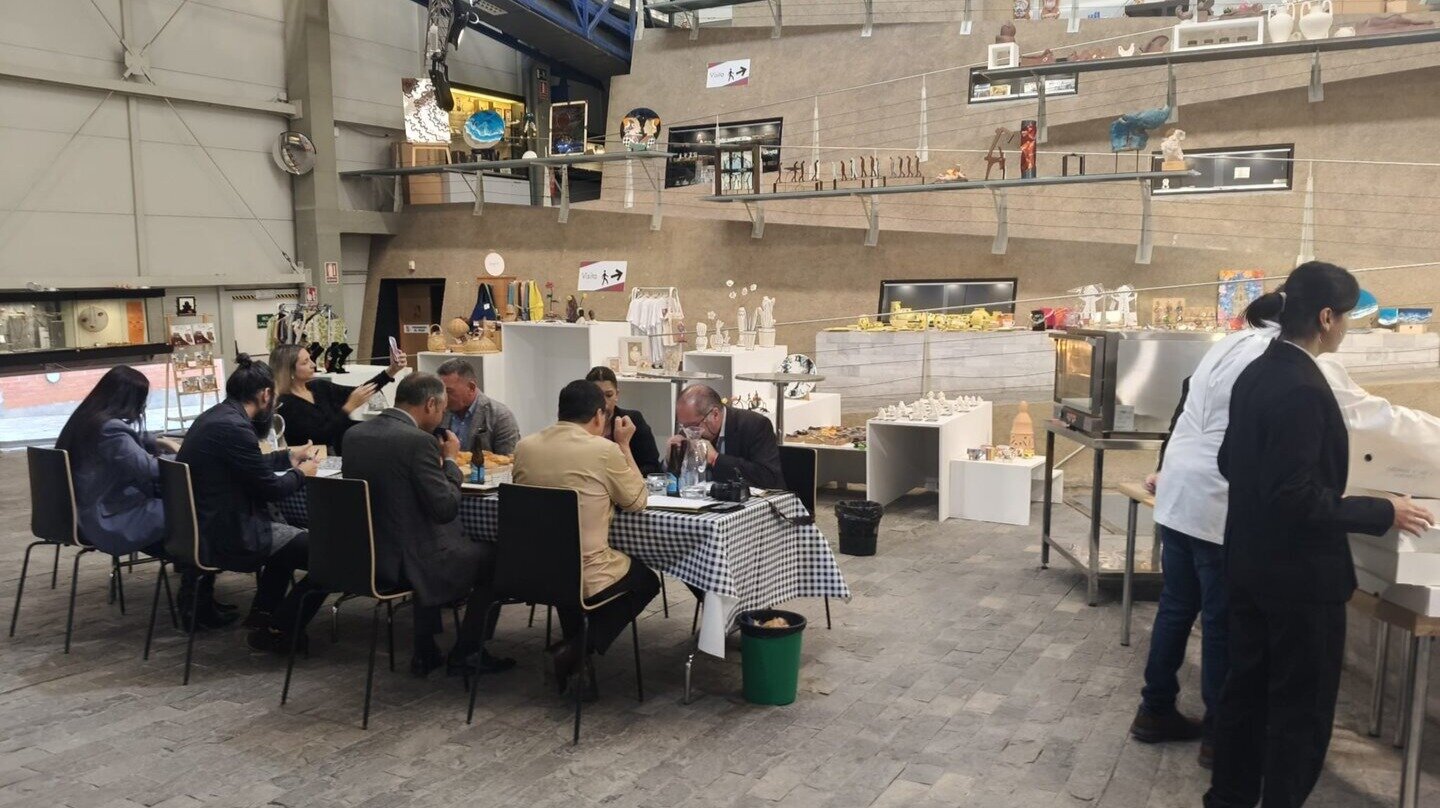 El jurado ha estado compuesto por personalidades del mundo de la gastronomía y la artesanía (Foto CARM)