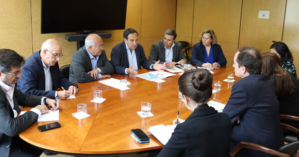 Padilla, Barato y Cano entregan el manifiesto 'El castillo de naipes' (Foto COAG)