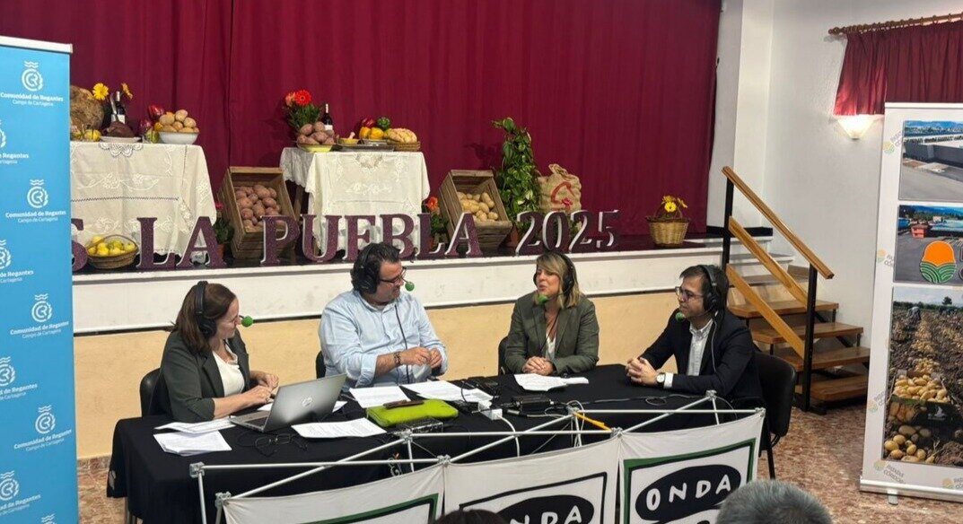 Grabación del programa de radio 'Onda Agraria' (Foto J.L. González)
