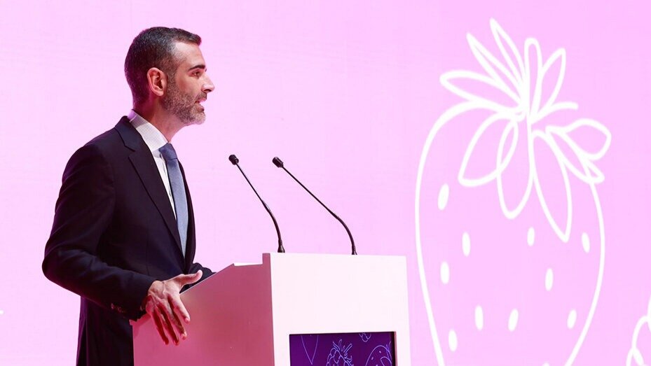 Ramón Fernández-Pacheco interviene en la clausura del Congreso de Frutos Rojos de Huelva (Foto Junta de Andalucía)
