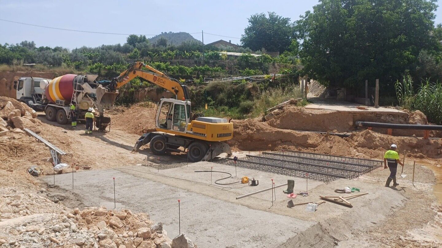 Obras de drenaje transversal de la rambla de la Fuente de Vicorto (Foto CHS)