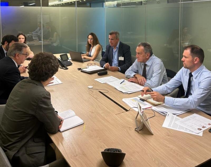 Reunión con diputados en el Parlamento Europeo (Foto Fepex)