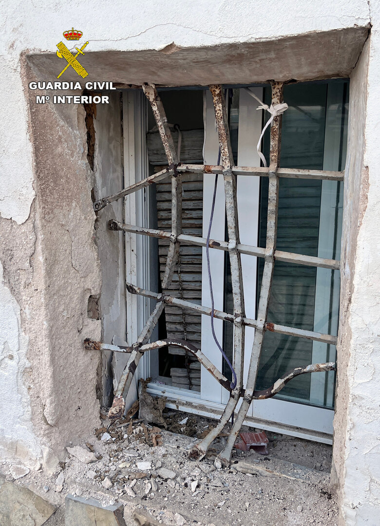 Reja de una de las casas asaltada en Jumilla (Foto Guardia Civil)
