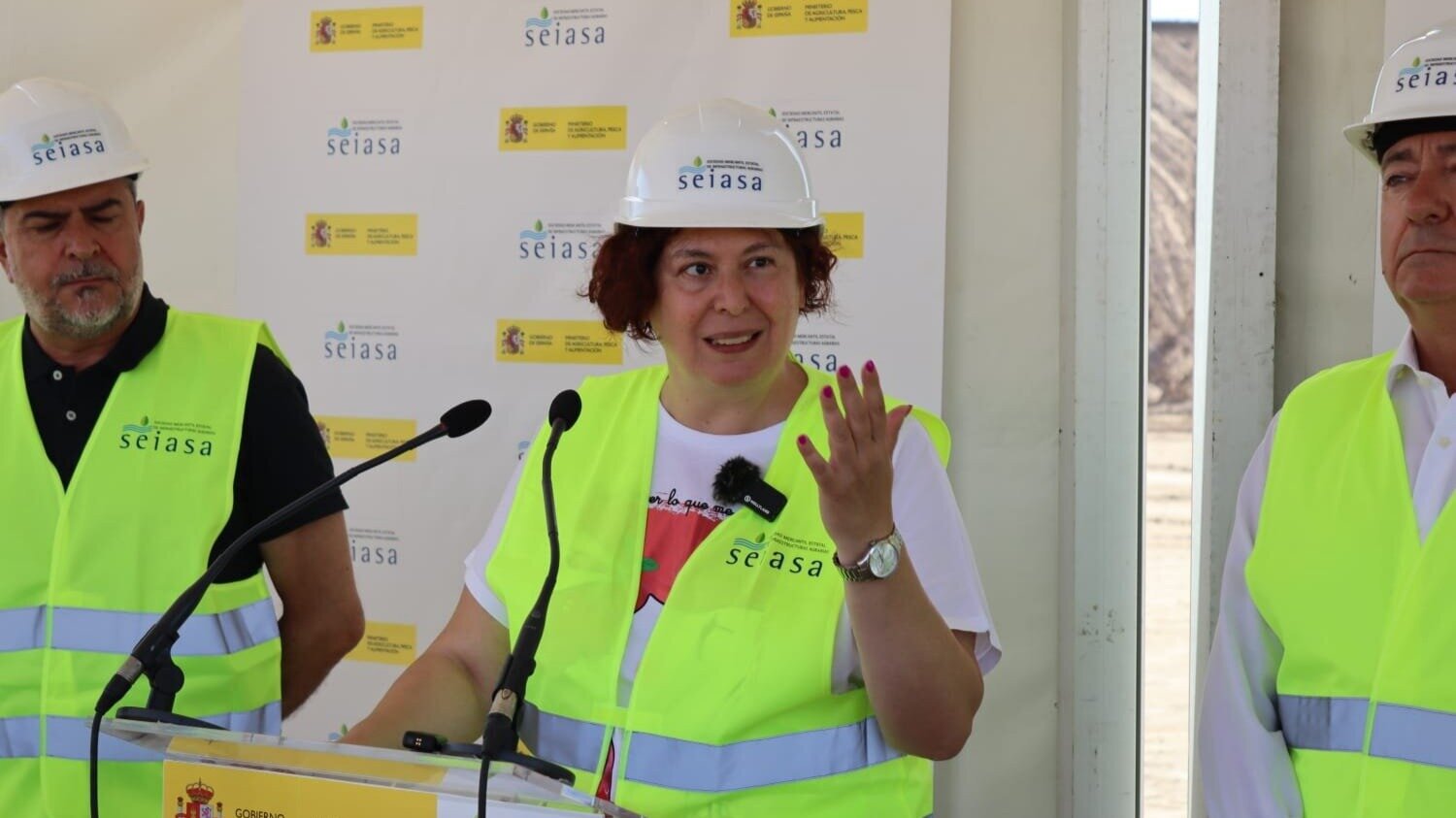 La secretaria de Estado de Agricultura y Alimentación, Begoña García Bernal, visita obras de modernización de regadíos en Almería (Foto MAPA)