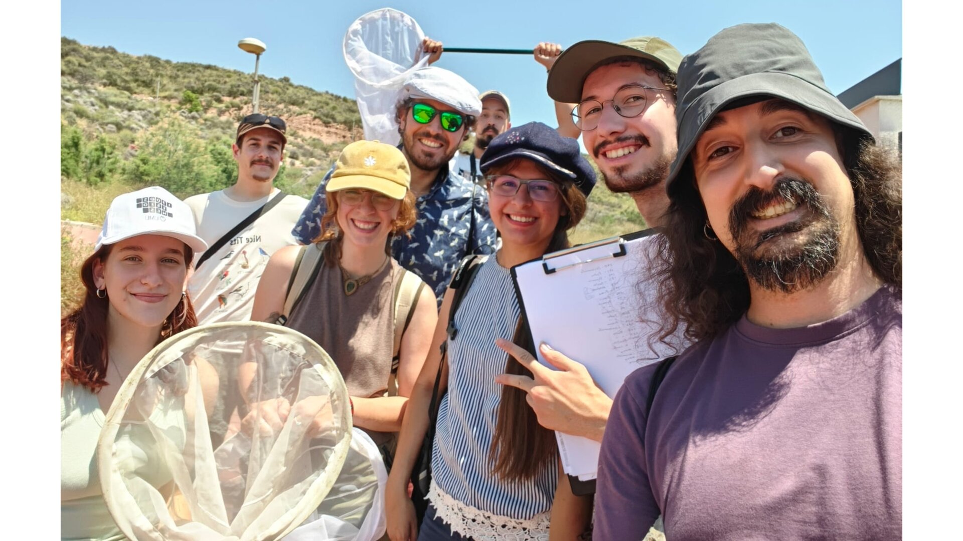 Parte del equipo que recoge información sobre las mariposas (Foto UMU)