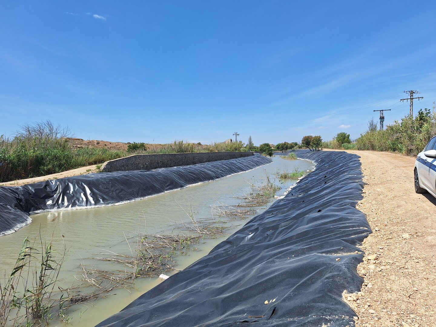 Obras de mantenimiento ordinario en el DPH del Meandro de Guardamar (Foto CHS)