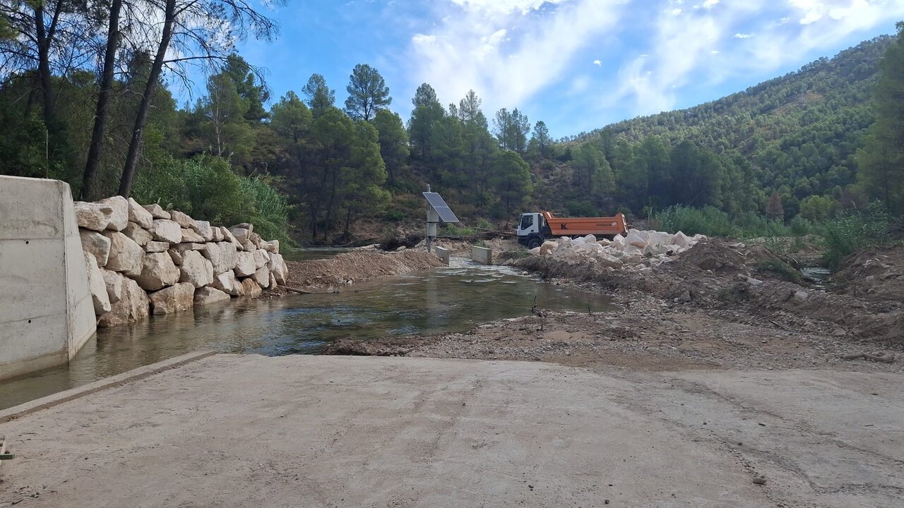 Obras reconstrucción SAIH arrasado DANA confluencia Taibilla y Segura (Foto CHS)