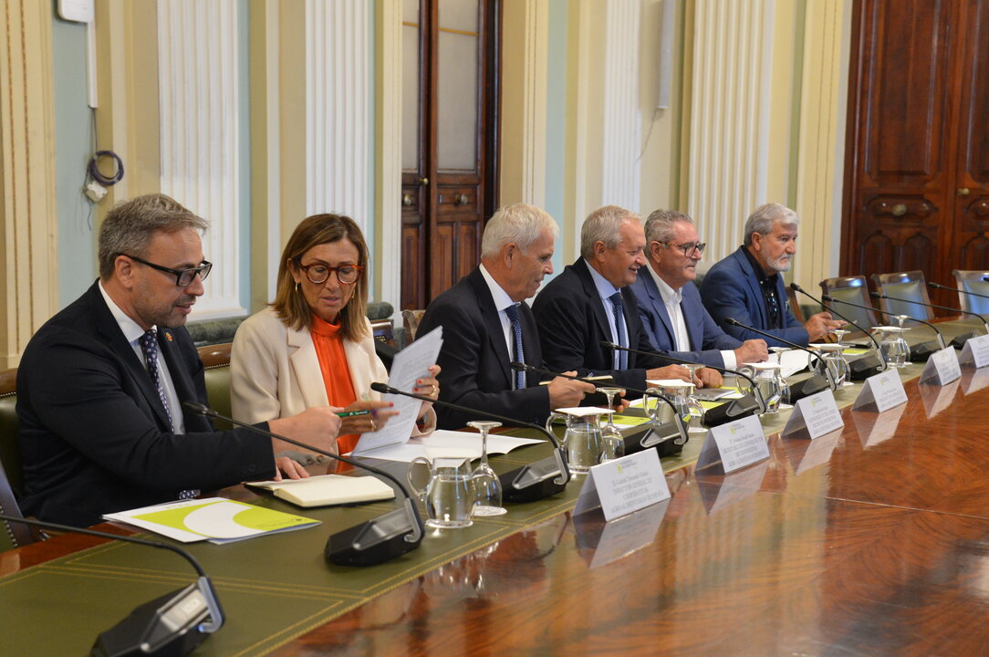 Representantes de Cooperativas Agro-alimentarias en la reunión con Luis Planas (Foto MAPA)