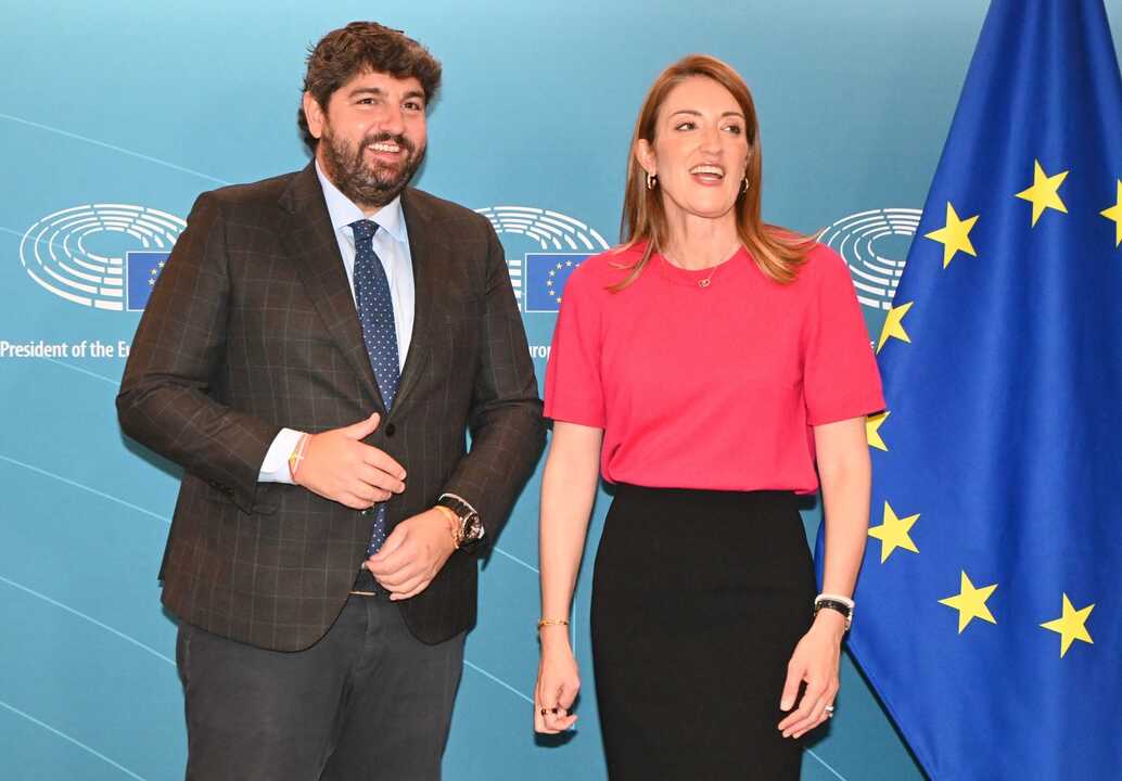 López Miras en Bruselas con la presidenta del Parlamento Europeo, Roberta Metsola (Foto CARM)