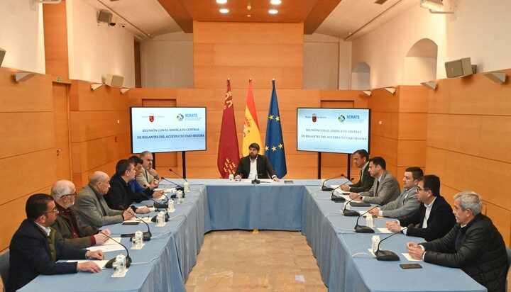 Reunión en San Esteban entre el Gobierno de la Región de Murcia y el Sindicato Central de Regantes del Acueducto Tajo-Segura (Foto CARM)
