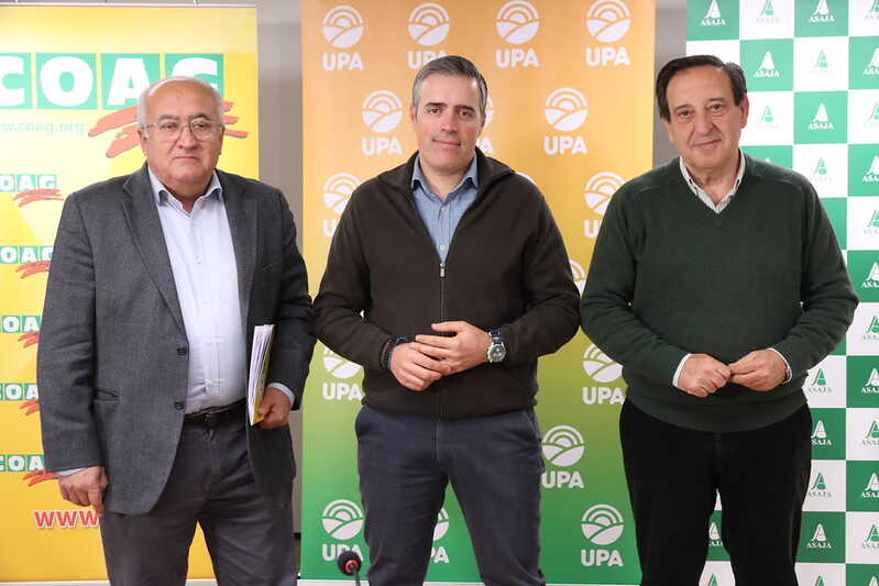 Los líderes agrarios Miguel Padilla (COAG), Cristóbal Cano (UPA) y Pedro Barato (Asaja) / (Foto UPA)