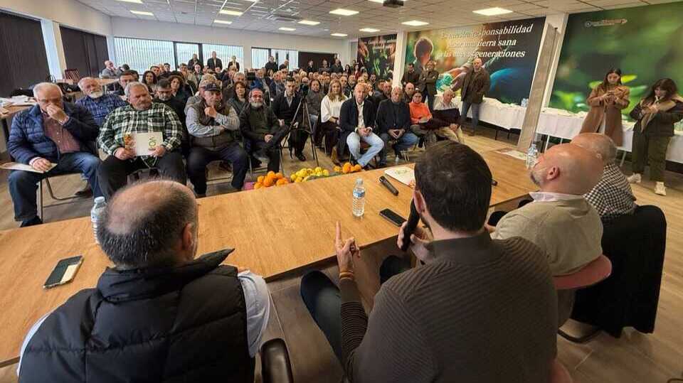 Acto de Rodrigo Alonso en Balsicas (Foto Daniel Sabiote/Vox)