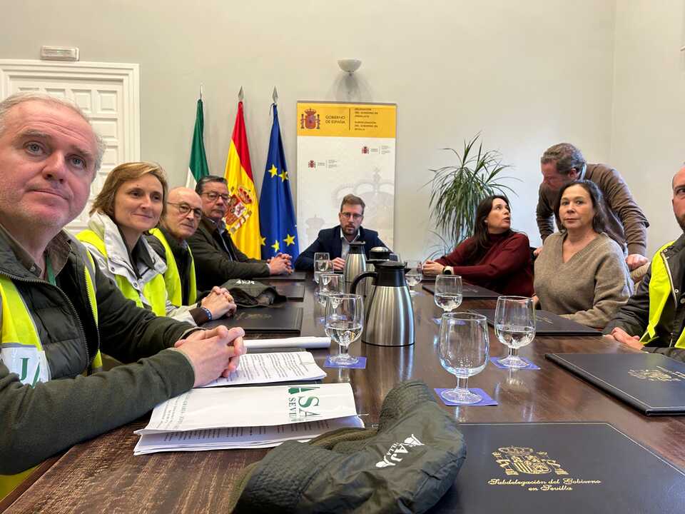 Convocantes se reúnen en la subdelegación del Gobierno Cooperativas Agroalimentarias Andalucía (Foto Asaja Sevilla)
