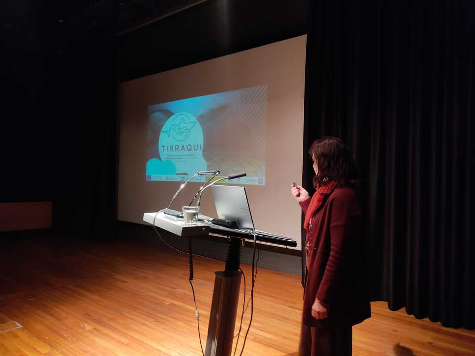 Exposición de Elena Barcala en la jornada de clausura y presentación de resultados de los proyectos Pleamar (Foto Proyecto Tirraquis)