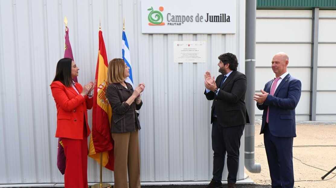 López Miras inaugura el centro logístico de la cooperativa Campos de Jumilla (Foto CARM)