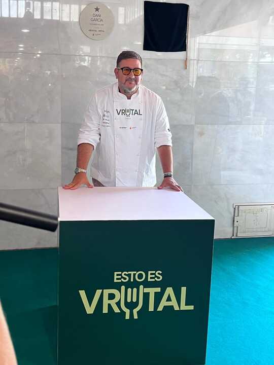 Dani García primer integrante del Muro de la Gastronomía (Foto Acolor)